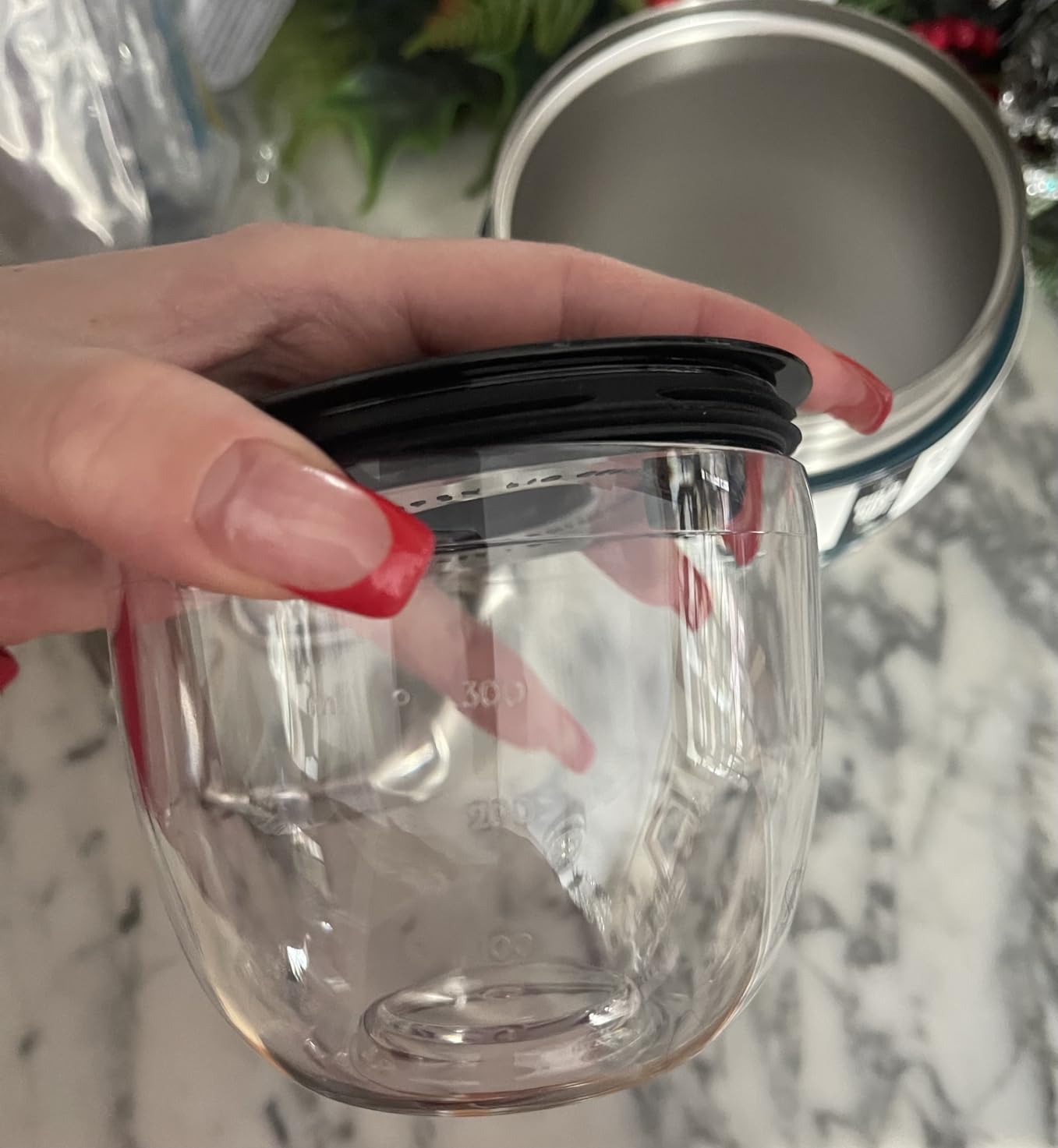 Holds heat well