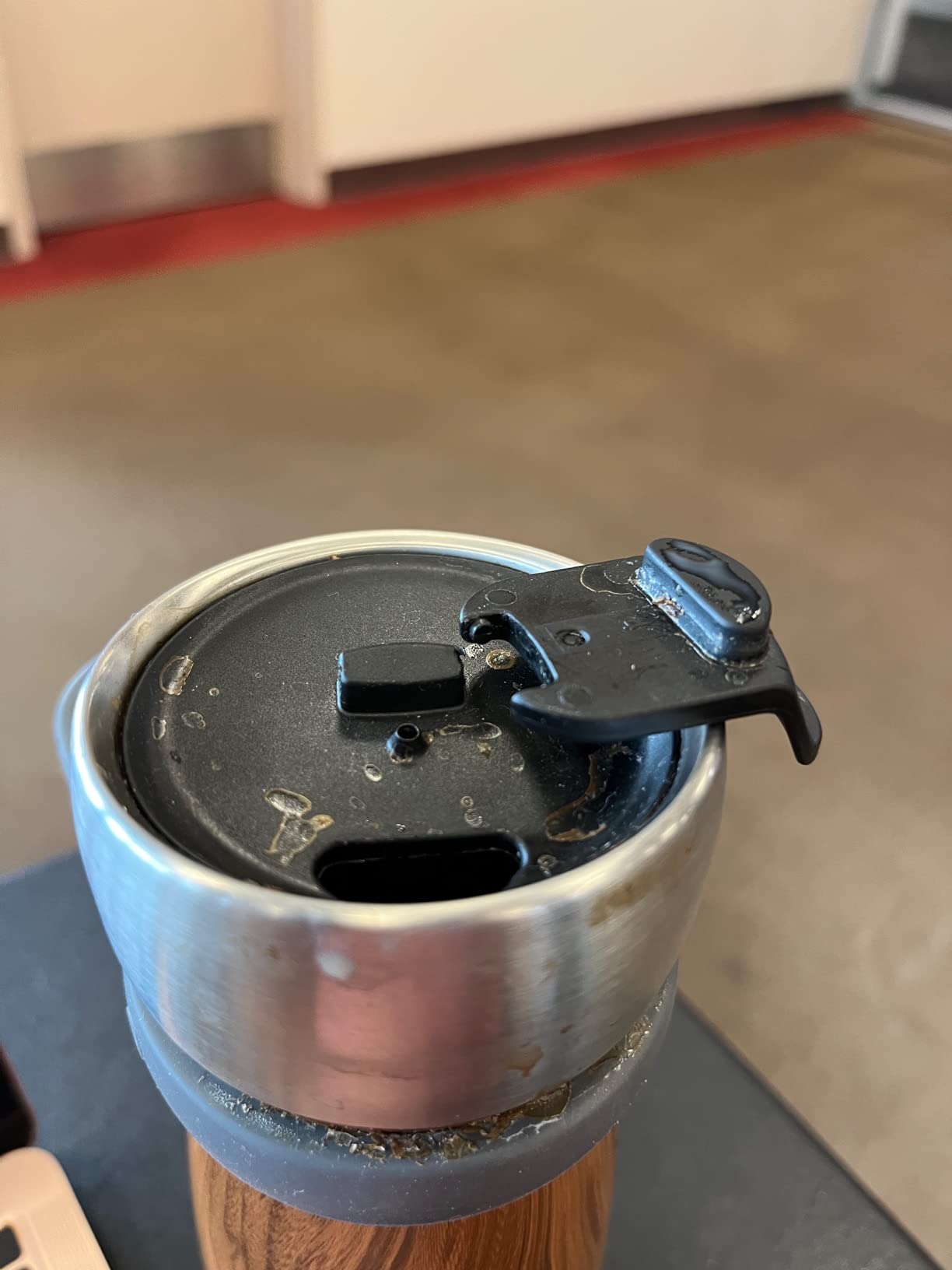 Does the job, but lid could be better