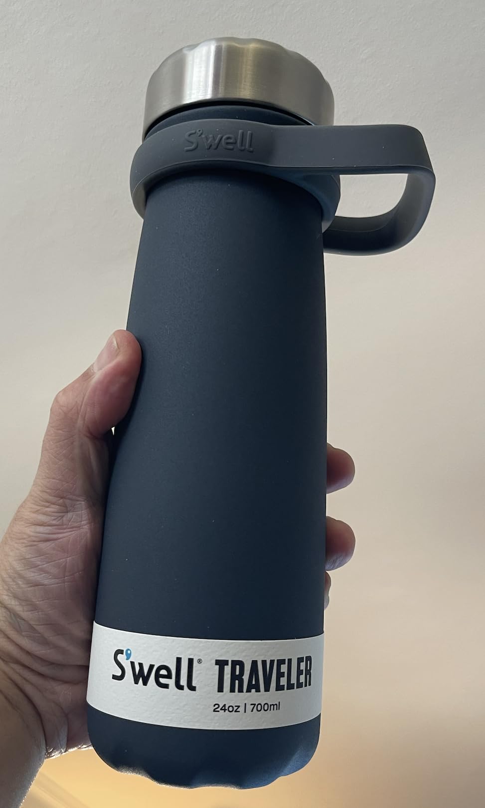 Nice bottle, but lid could be simpler