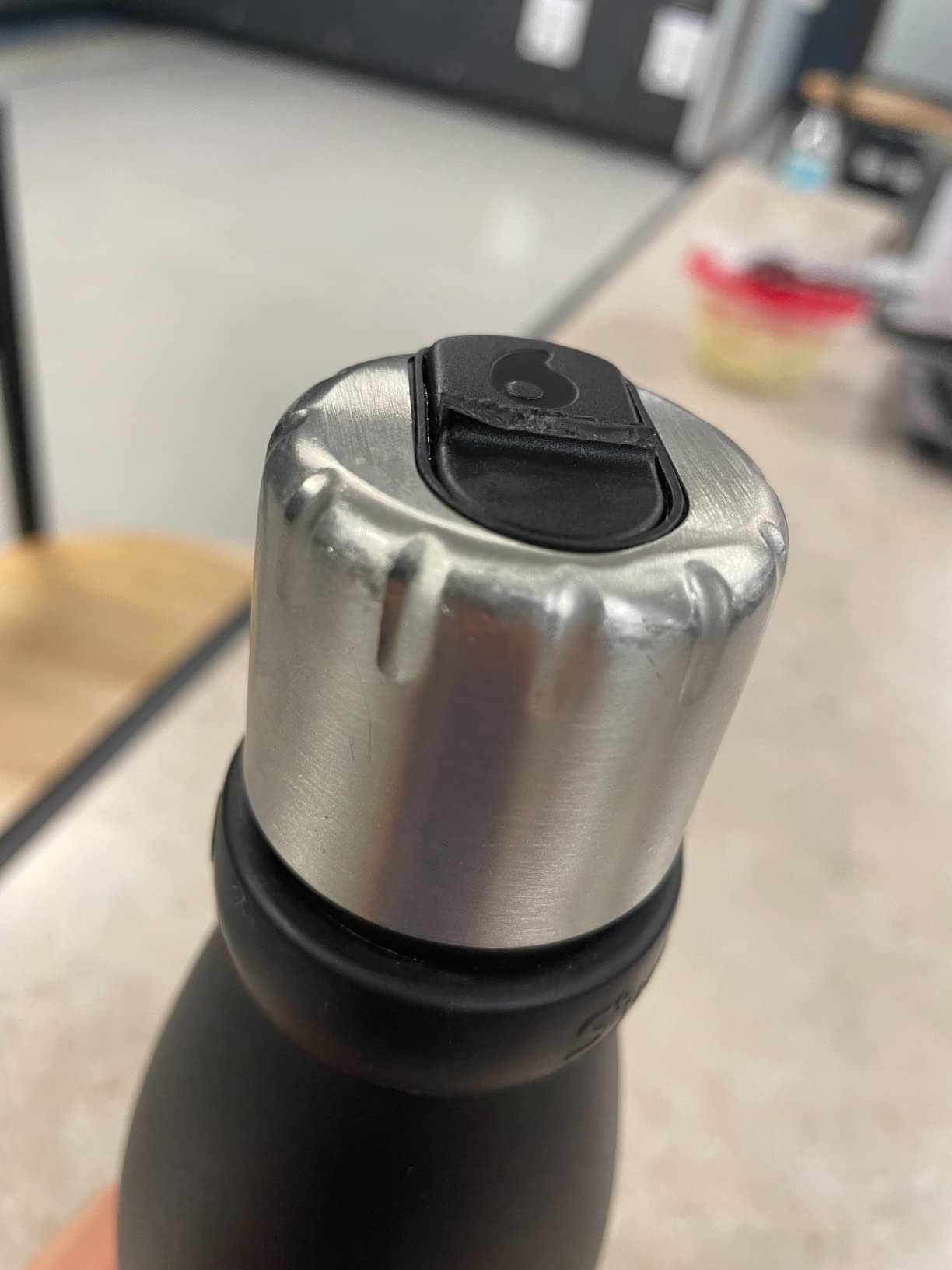 Works but not great for hot drinks