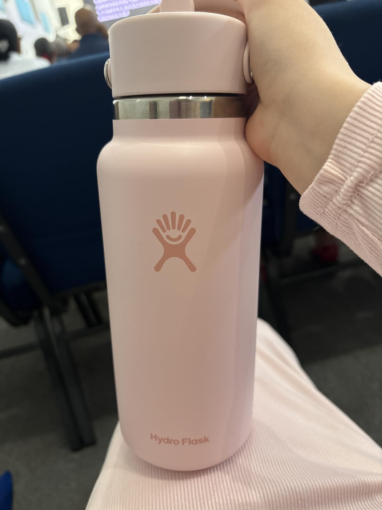 Love the color and straw lid