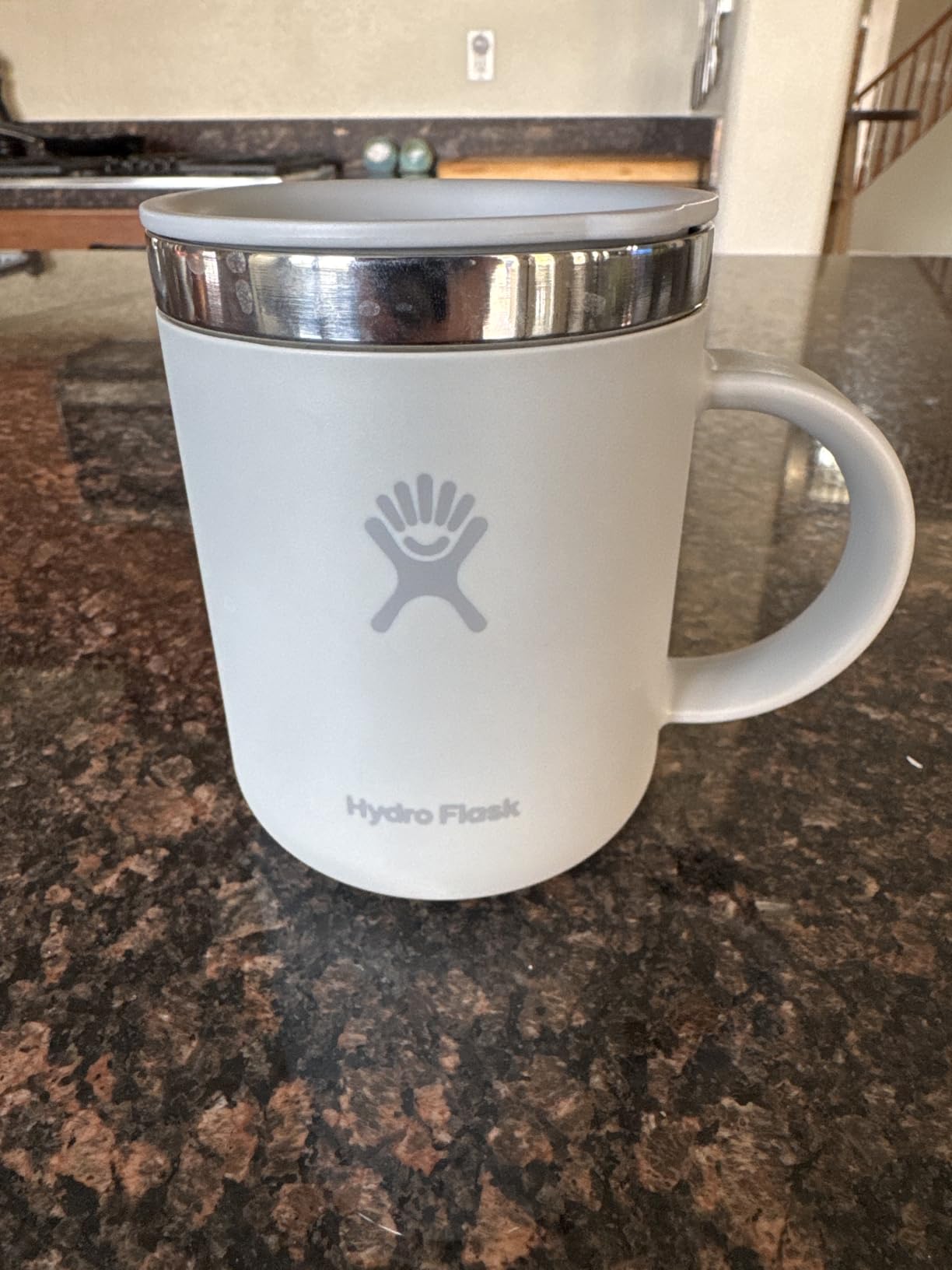 Keeps coffee hot for hours