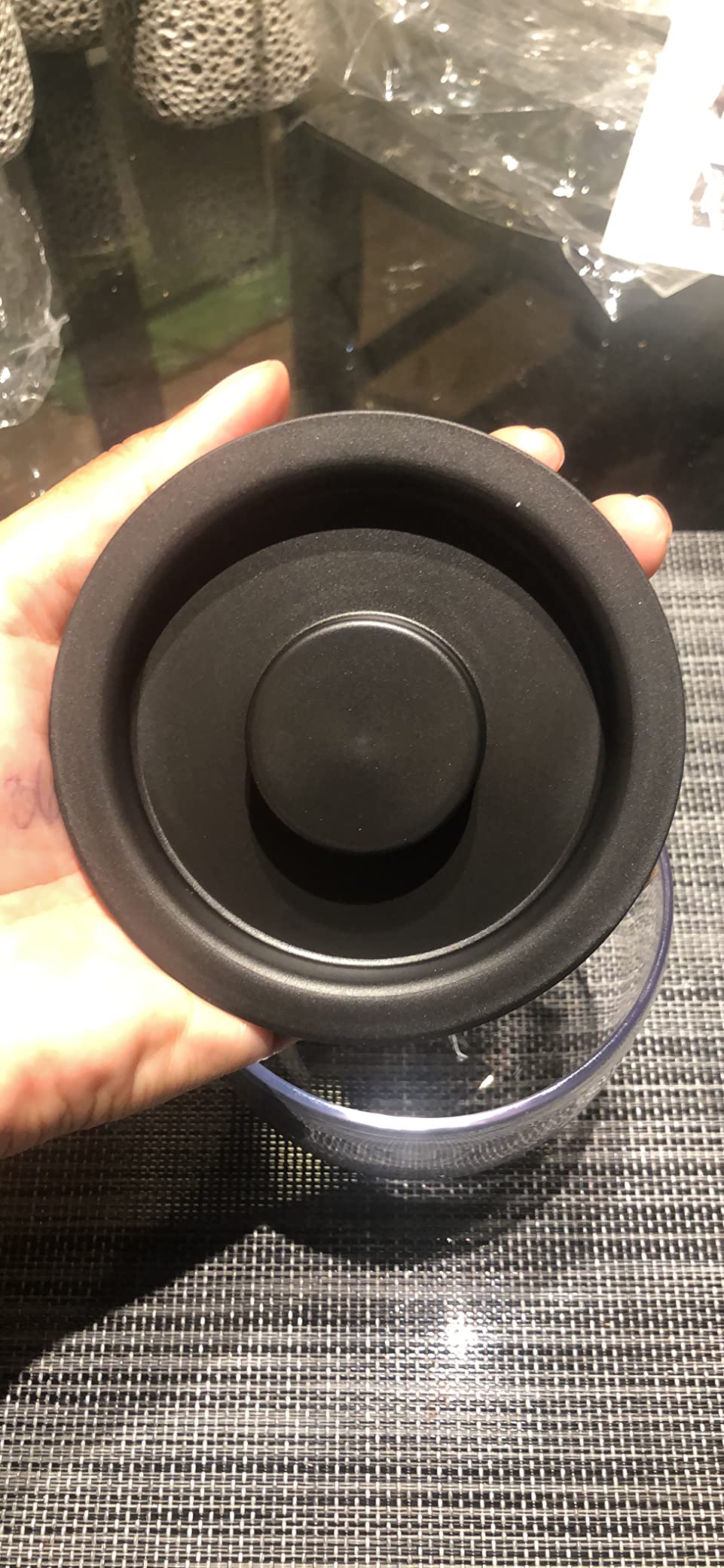 Lids don't seal well