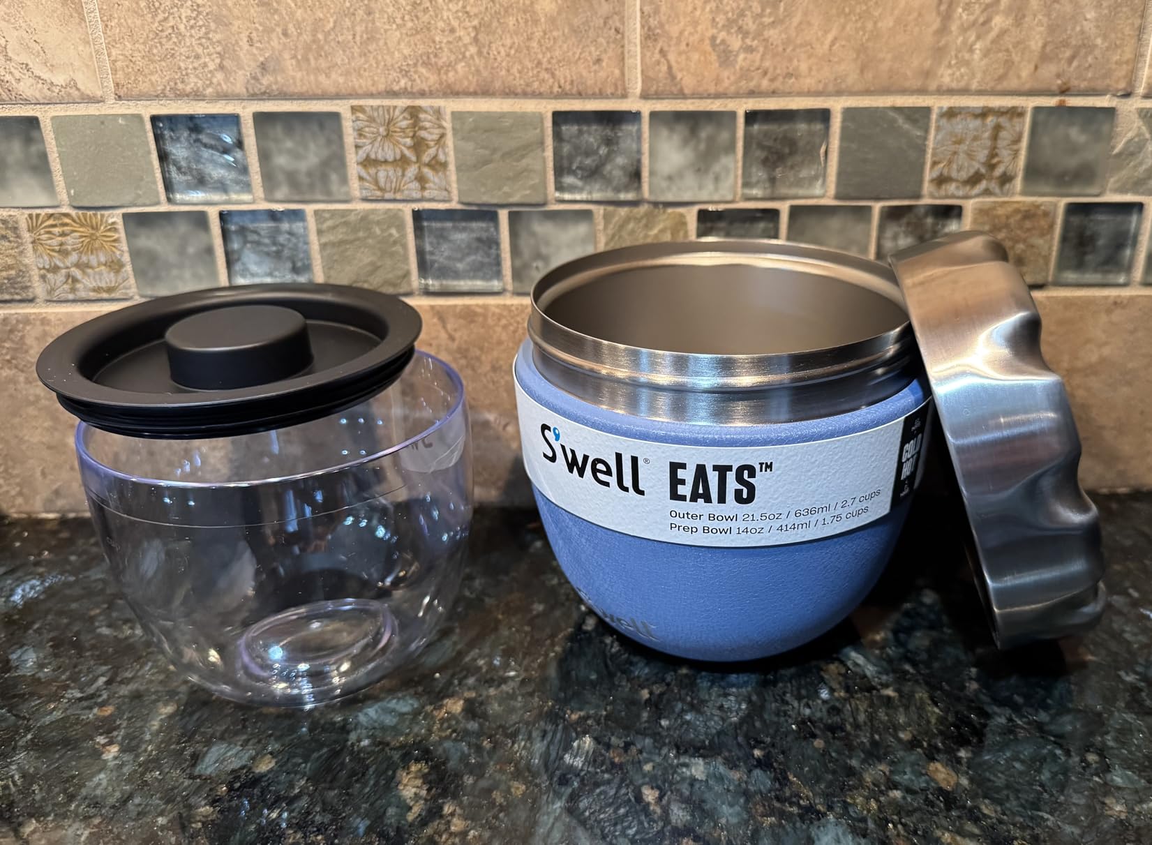 Solid and leak-proof