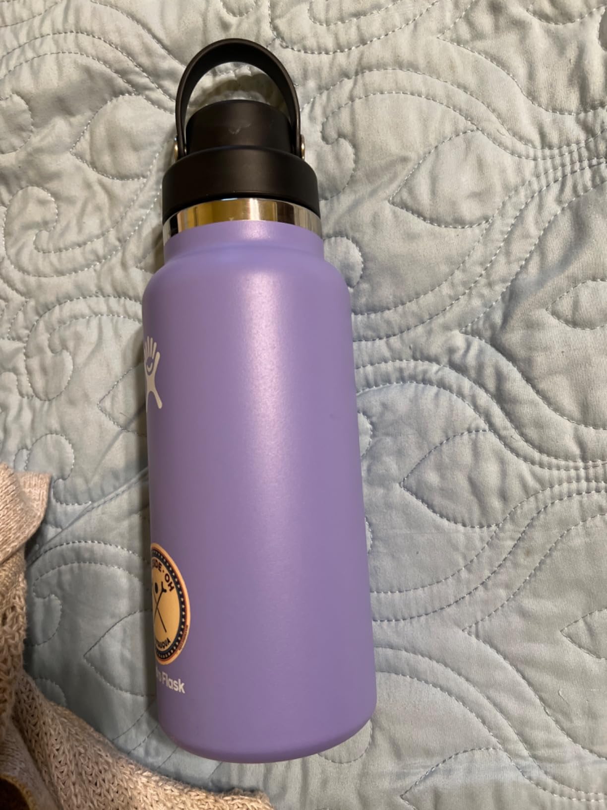 Great bottle, but lid leaks slightly