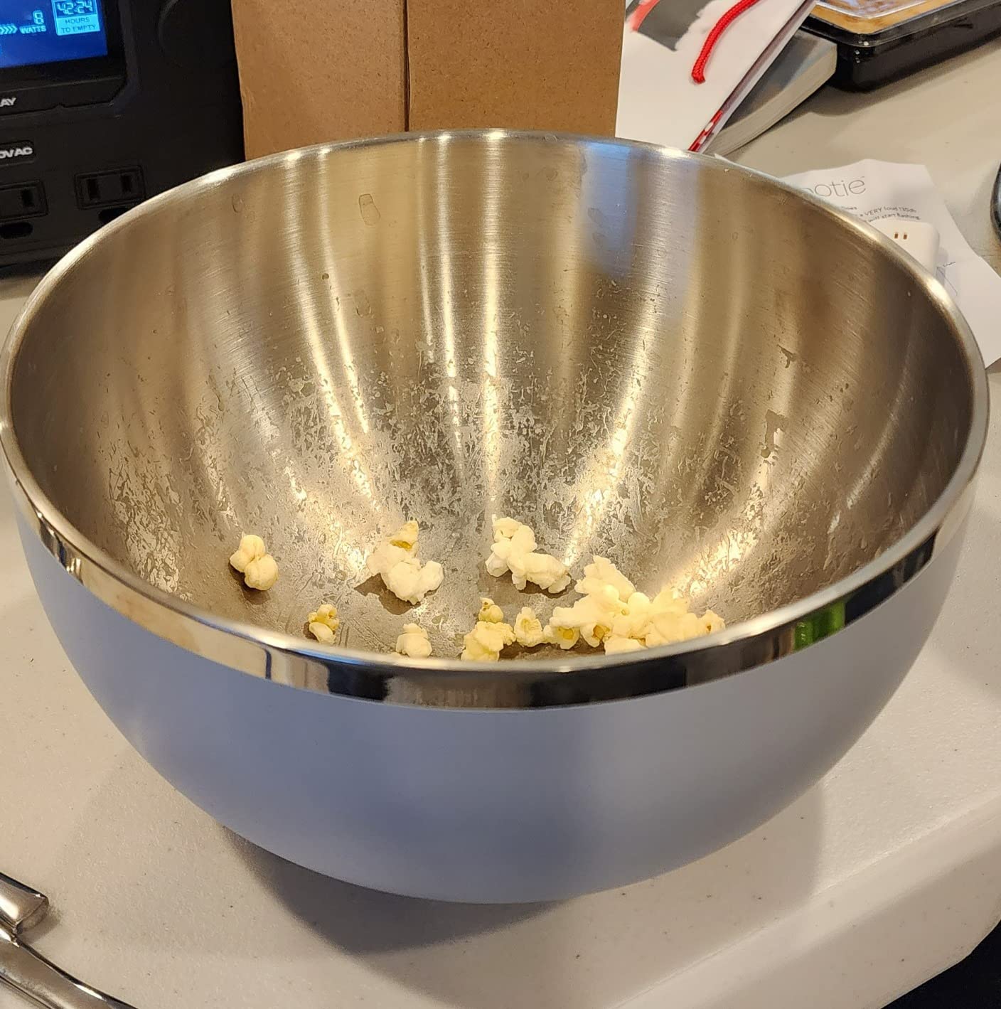 Sturdy and keeps food hot