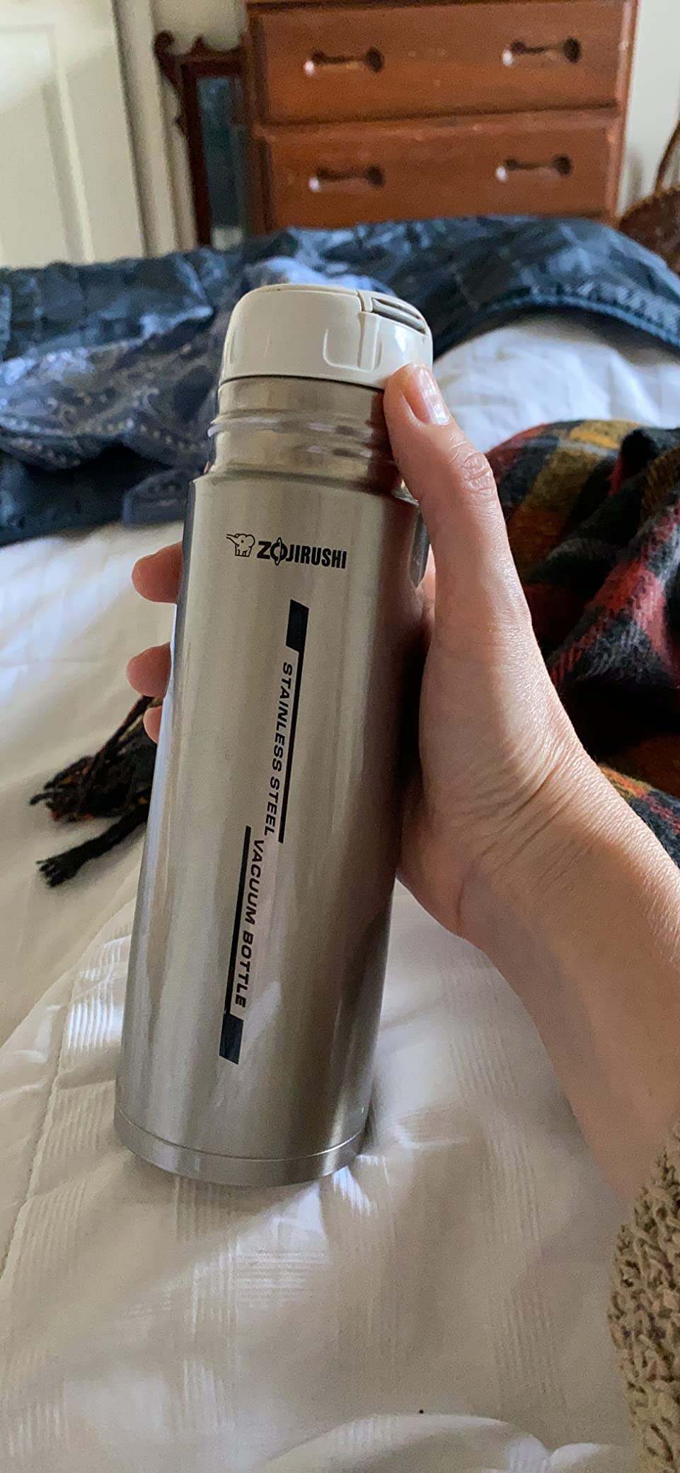 Keeps coffee hot for hours