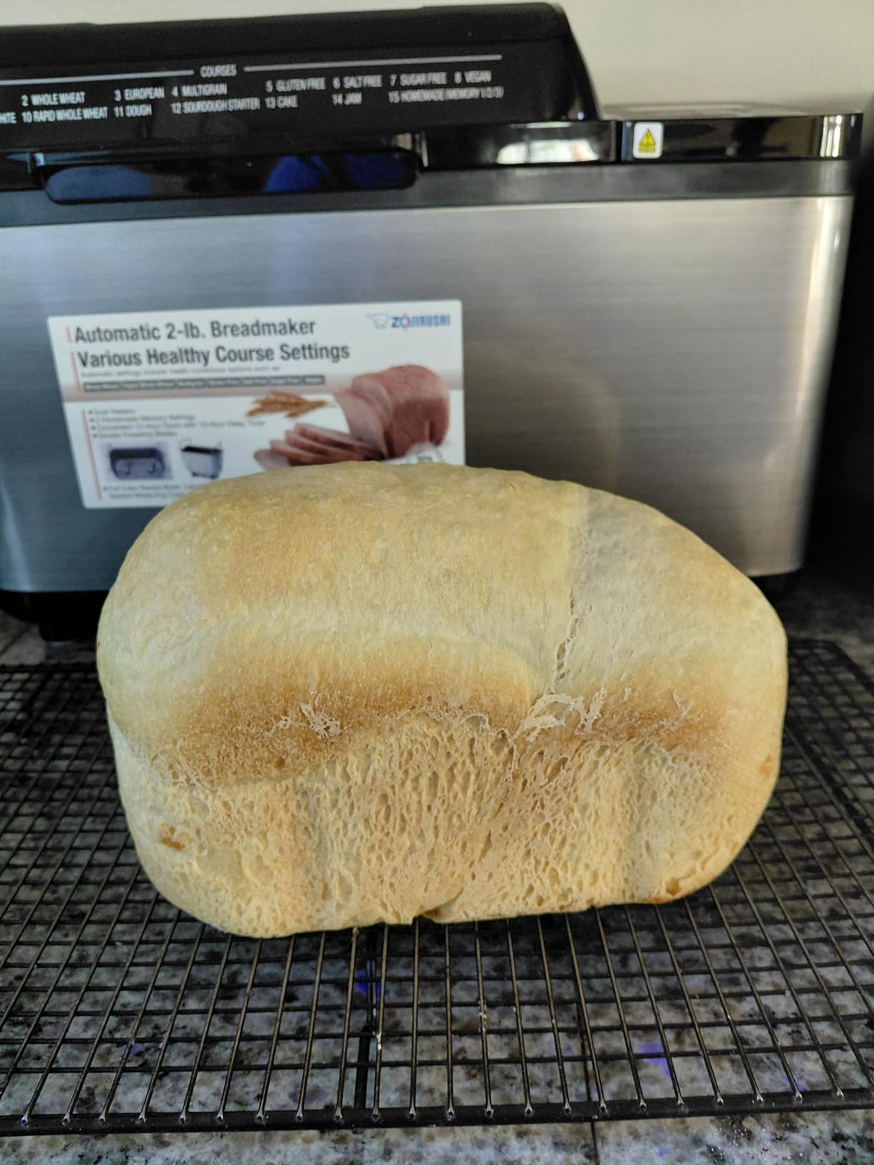 Good breadmaker with a few quirks