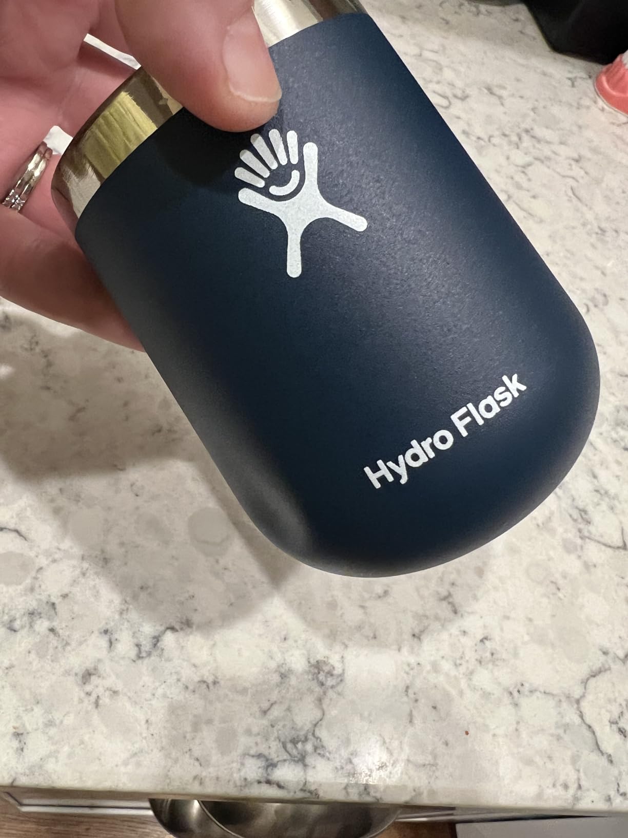 Nice, but lid is not leakproof