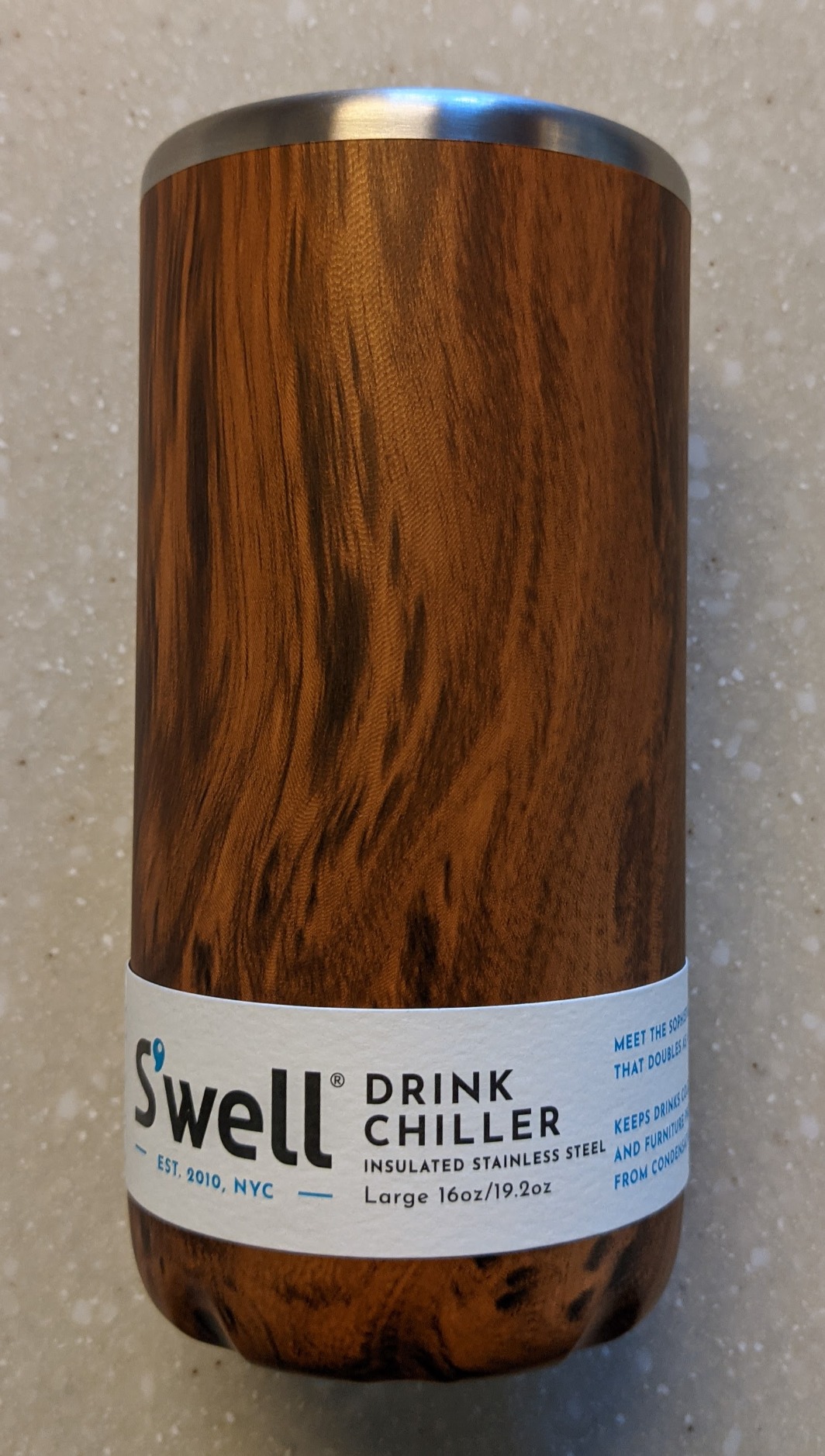 Looks nice but doesn't fit my bottle