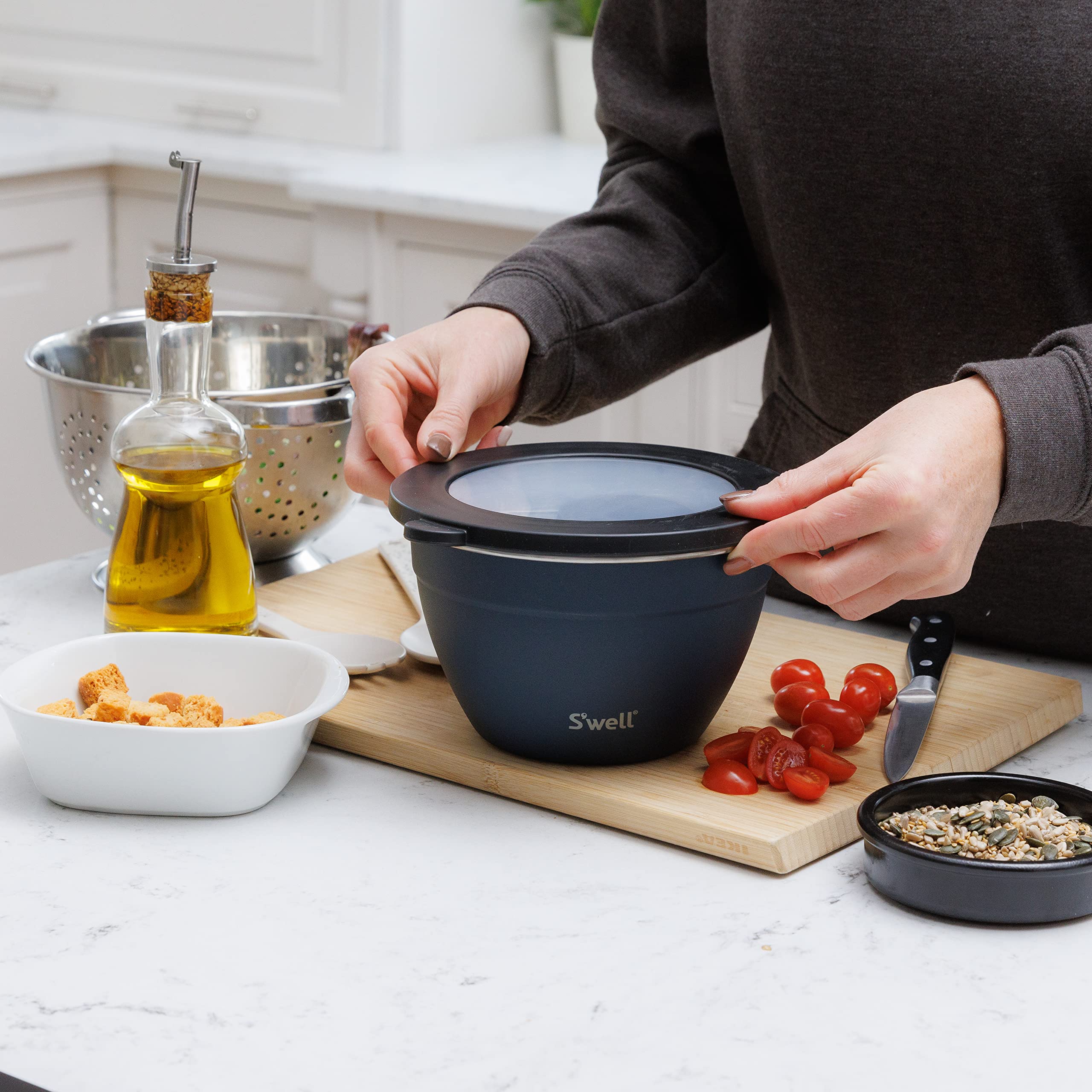 s-well-azurite-salad-bowl-kit-1-9l-with-condiment-container-and-removable-tray image 4