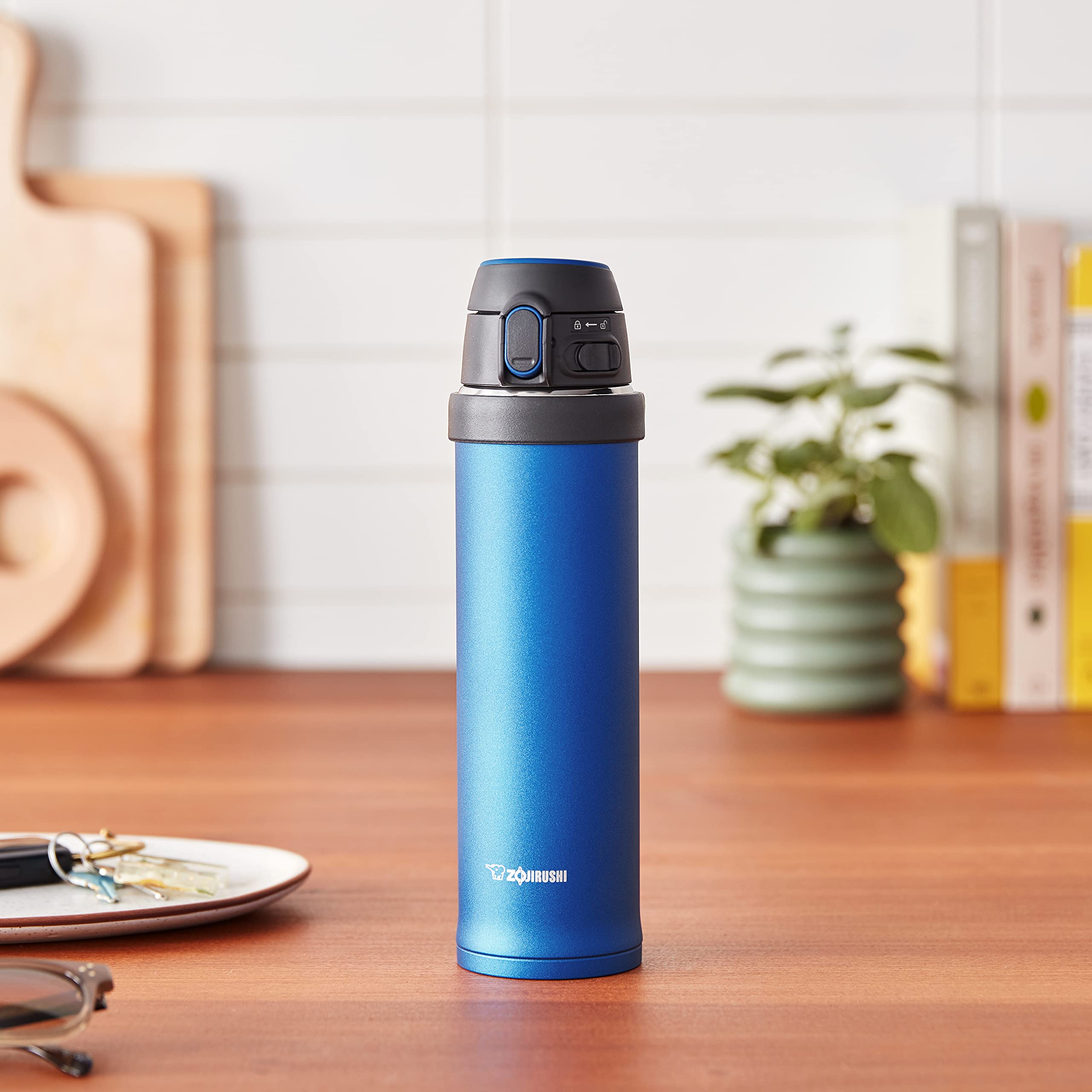 zojirushi-flip-and-go-stainless-mug-20-oz-cobalt-blue-sm-qhe60ak image 5