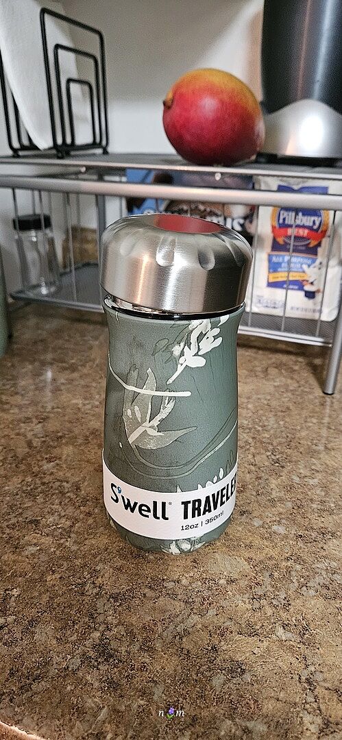 Keeps drinks cold for 24+ hours