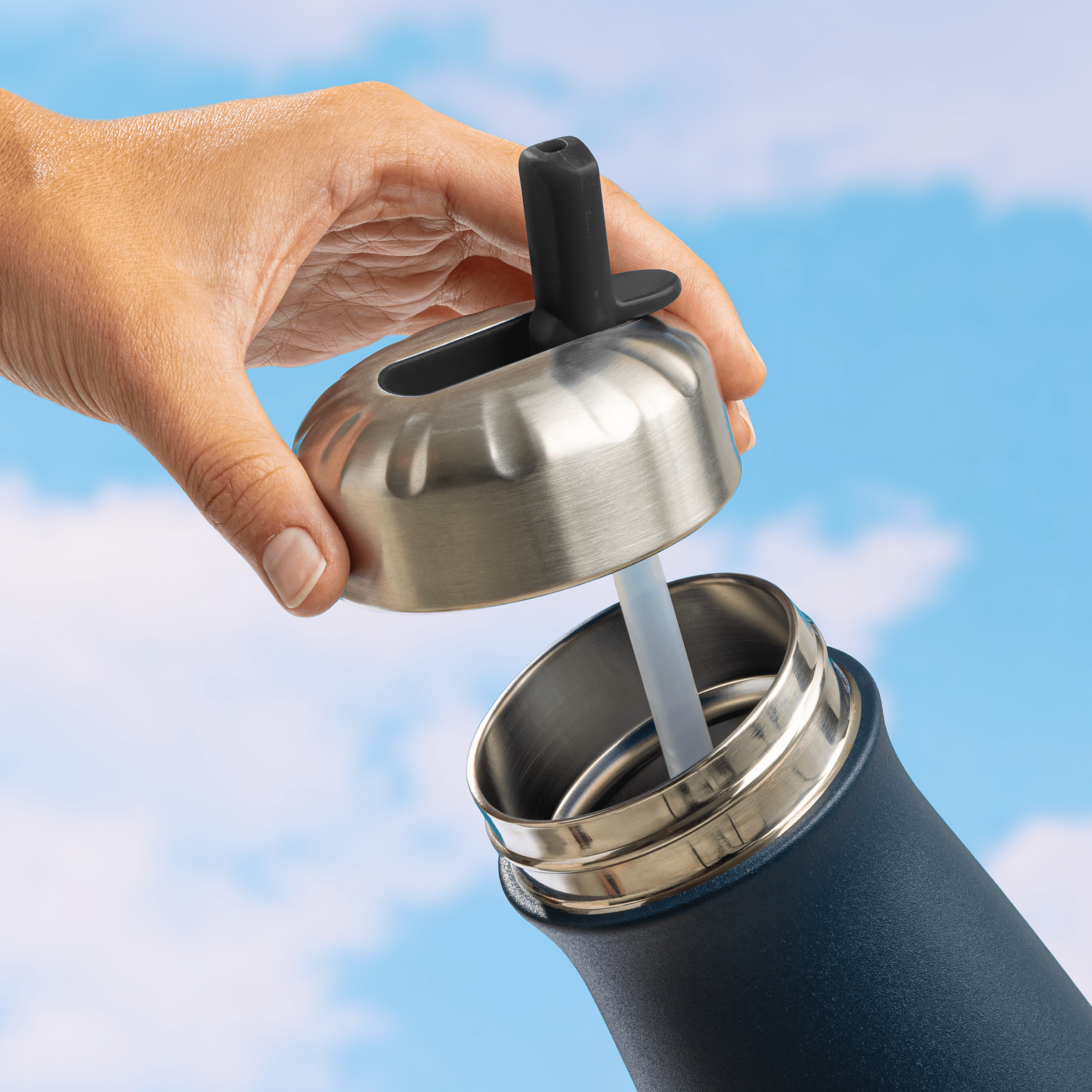 s-well-traveler-flip-straw-lid-leakproof-one-hand-operation-for-on-the-go-hydrat image 2