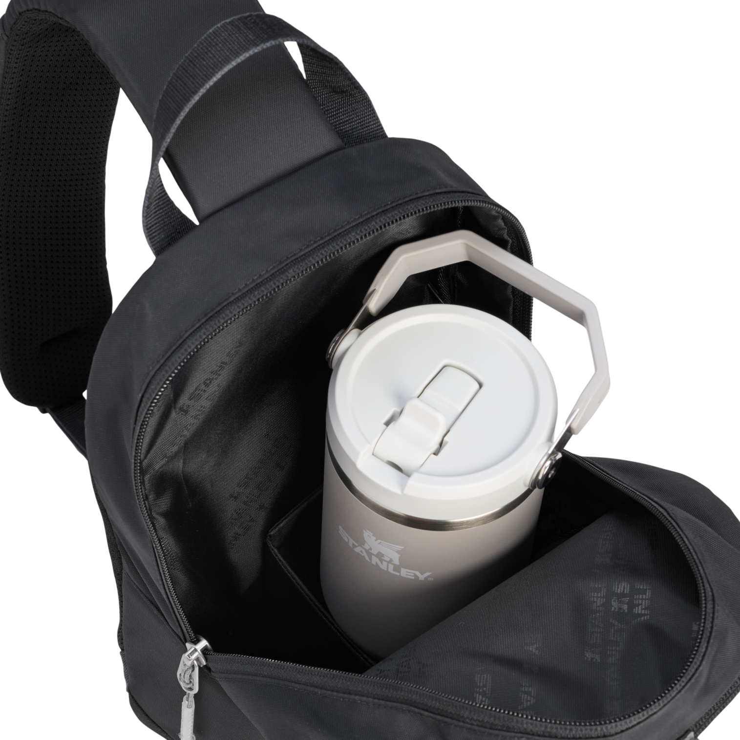 stanley-1913-vitalize-crossbody-bag-10-qt-compatible-with-stanley-bottles-hands- image 4